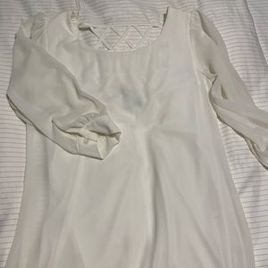 💙3 for $25 💙 ▫️Long sleeve White Shift Dress ▫️